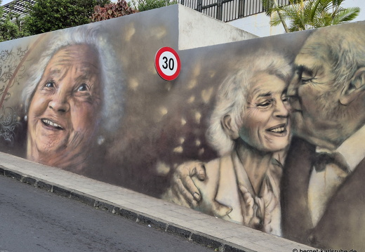 24-12-11-sc-calle el pila-hospital-wandmalerei-004