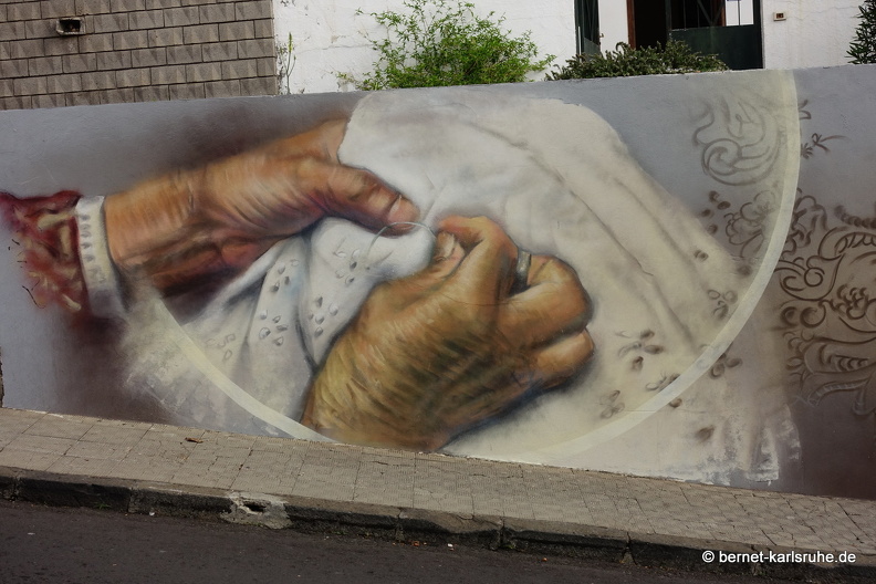 24-12-11-sc-calle el pila-hospital-wandmalerei-014.jpg