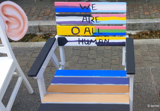 24-06-18-markplatz-diakonie-stuehle-006