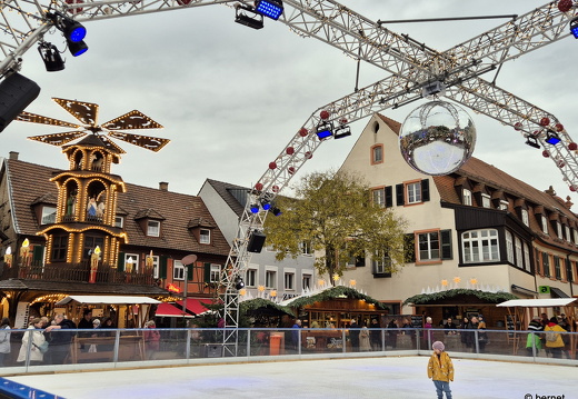 24-11-25-weihnachtsmarkt-008