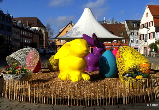 24-03-18-innenstadt-osterdeko-012