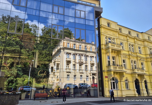 24-09-19-mb-fassaden-spiegelung-