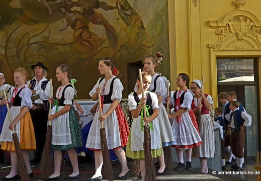 24-09-22-mb-folklore herbstfest-022