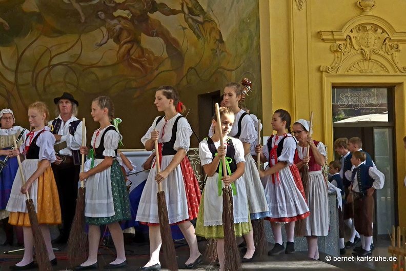 24-09-22-mb-folklore herbstfest-022.jpg