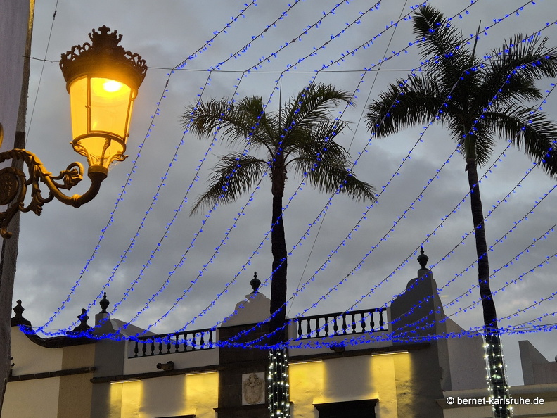 24-12-09-sc-calle odaly-plaza espana-weihnachtsbeleuchtung-011.jpg