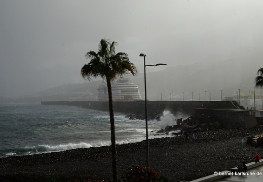 24-12-10-sc-jb-aussicht-aprilwetter-rechts regen-001