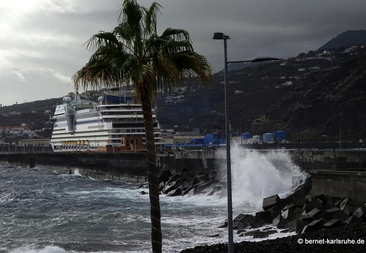 24-12-10-sc-jb-hafen-gischt-002