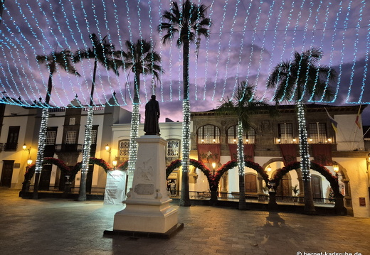 24-12-11-sc-weihnachtsbeleuchtung-calle odaly-039