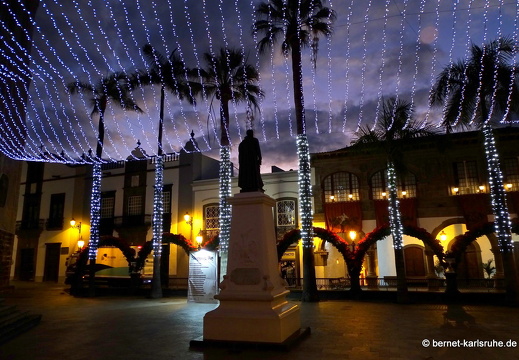 24-12-11-sc-weihnachtsbeleuchtung-calle odaly-040