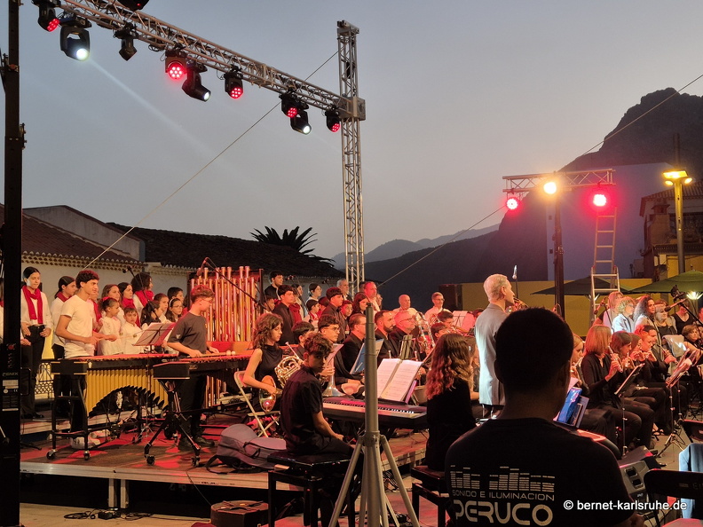 24-12-18-sc-plaza de santa domingo-navidad sinfonica-probe-014.jpg