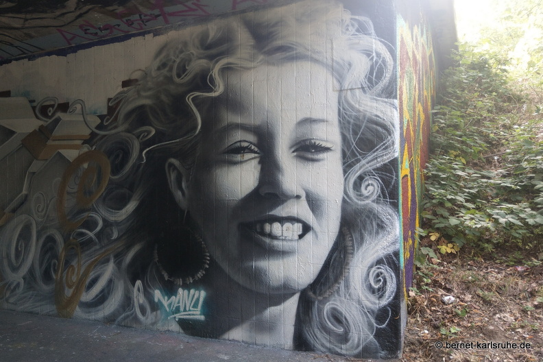 23-07-11-gifizsee-graffito-001.jpg
