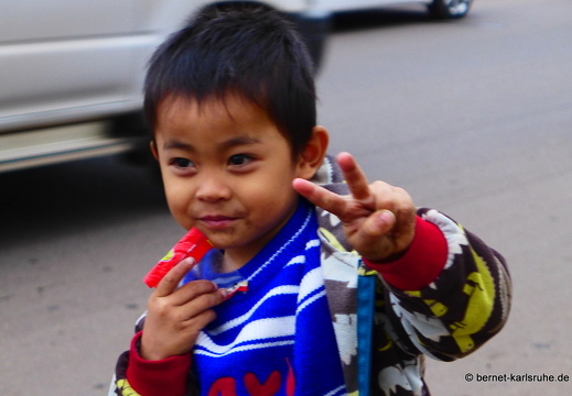15-01-10-vientiane-bananengriller-nachtmarkt-007