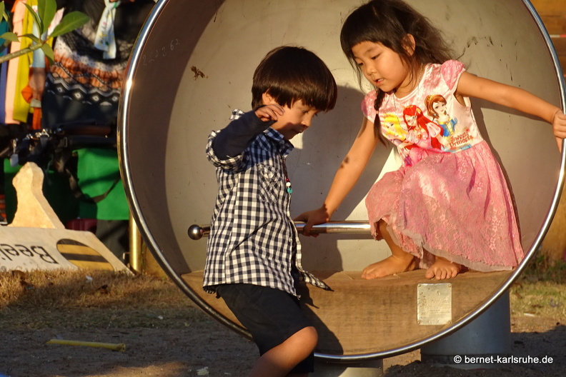 15-01-12-vientiane-spielplatz-005.JPG
