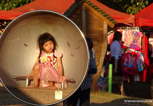 15-01-12-vientiane-spielplatz-012