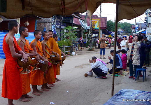 15-01-23-vangvieng-morgenmarkt-032