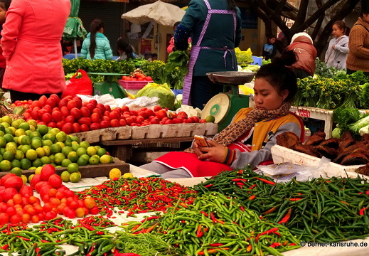 15-02-08-luangnamtha-traditioneller markt-045