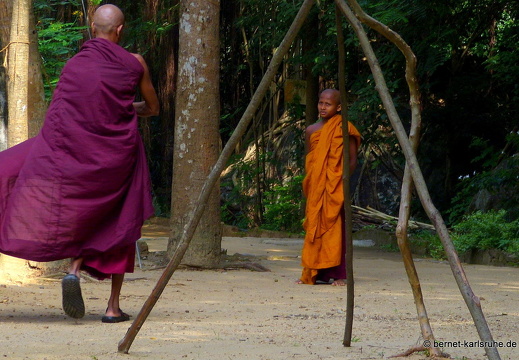 14-02-08-ausflug-little sigiriya-felsenkloster-040
