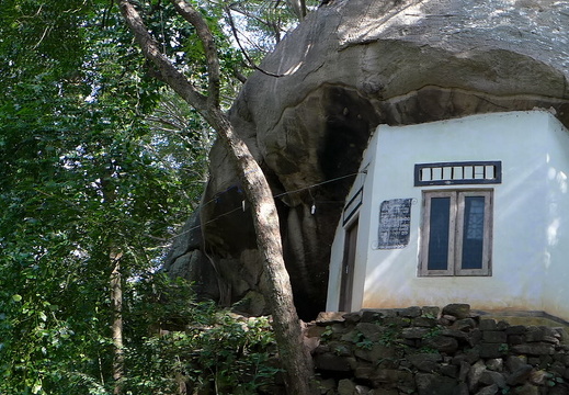 14-02-08-ausflug-little sigiriya-felsenkloster-054