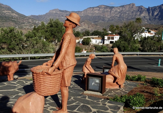 24-03-04-santa lucia-skulpturen-olivenernte-012