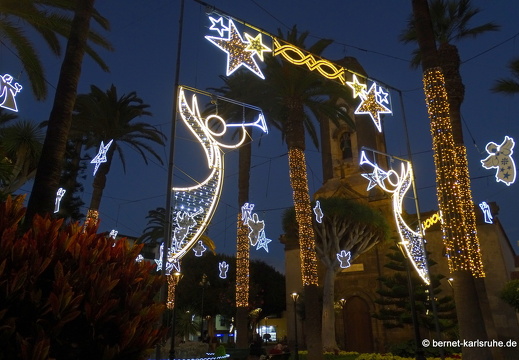 22-12-02-pdlc-kirchplatz-weihnachtsbeleuchtung-005