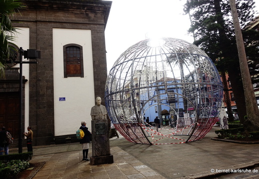 22-11-25-la laguna-weihnacht-kugel-kathedrale-