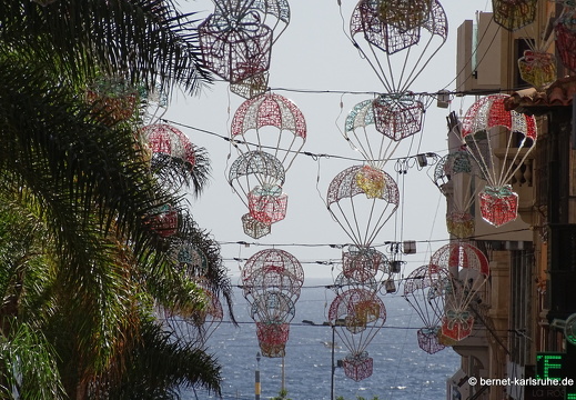 22-11-15-santa cruz-calle de castillo-weihnachtsbeleuchtung-003