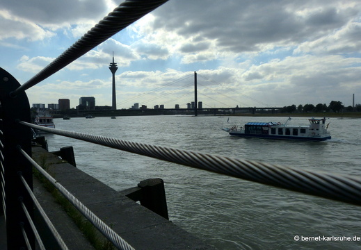 12-09-05-duesseldorf-altstadt-rhein-074