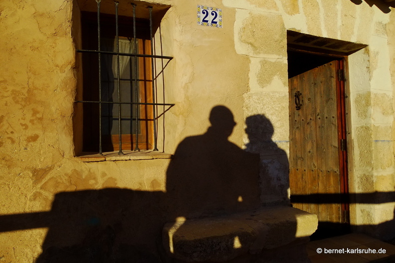 14-11-10-bocairent-schatten vor der hoehle-025.JPG