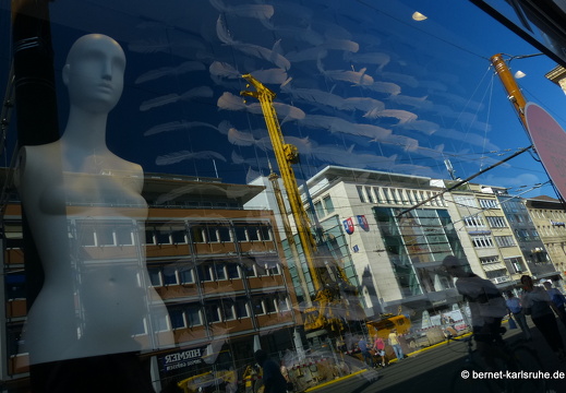 13-08-16-kaiserstrasse-spiegelung-schaufenster-004