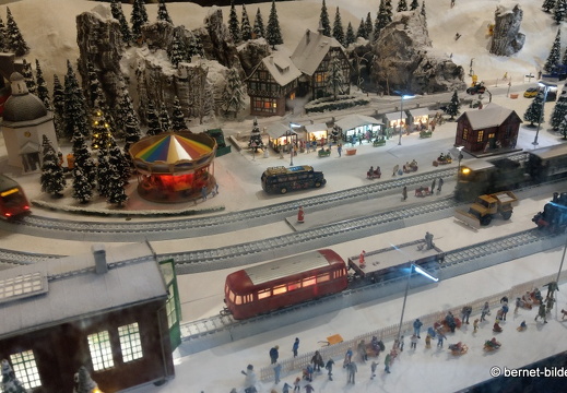 20-12-13-weihnacht- eisenbahnanlage-005