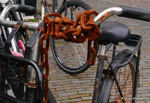 16-07-05-oudegracht-fahrradschloss-