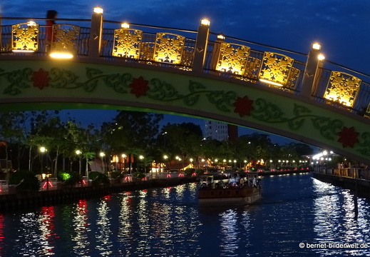 16-12-20-melaka abends am fluss-059