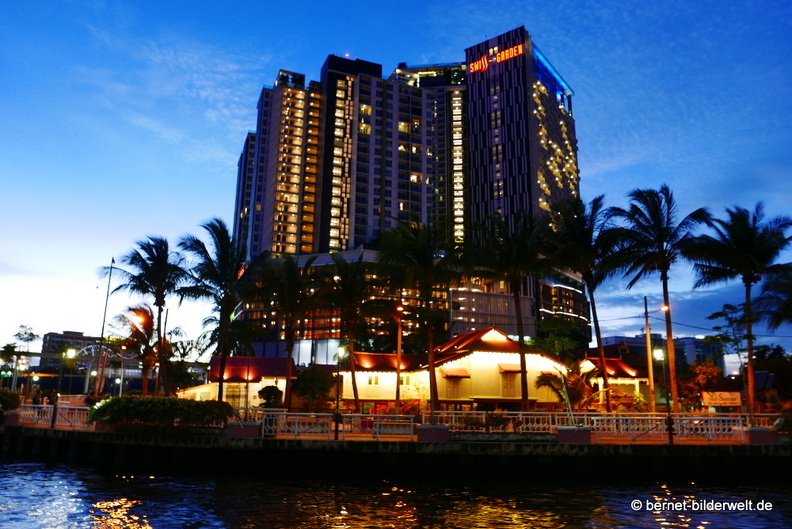 16-12-20-melaka abends am fluss-villa-sentosa-001.jpg