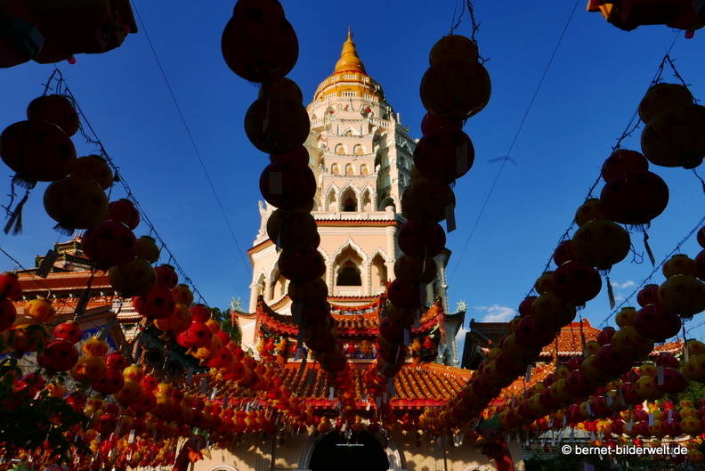 17-02-14-penang-kekloksi-temple-058.JPG
