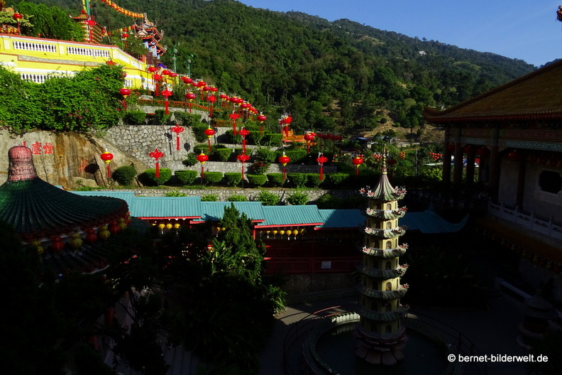 17-02-14-penang-kekloksi-temple-261.JPG