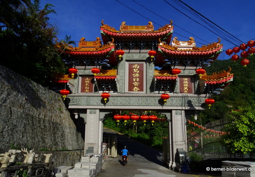 17-02-14-penang-kekloksi-temple-298