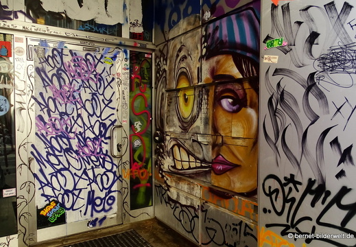 16-04-11-duesseldorf-gustaf-gruendgens-platz-graffiti-005