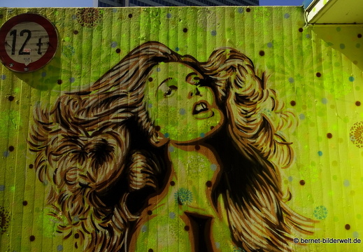 16-04-11-duesseldorf-gustaf-gruendgens-platz-graffiti-021