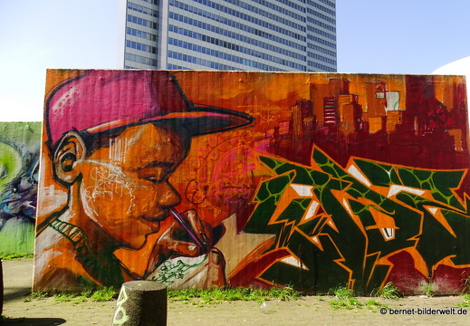 16-04-11-duesseldorf-gustaf-gruendgens-platz-graffiti-022