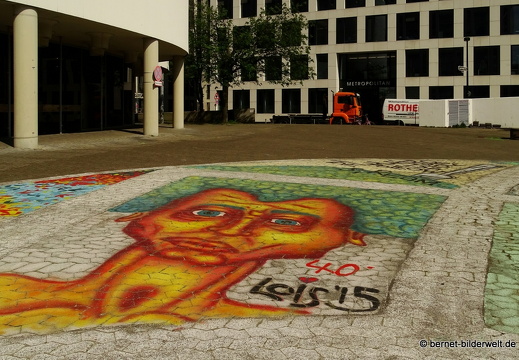 16-04-11-duesseldorf-gustaf-gruendgens-platz-graffiti-039 Linienkorrektur