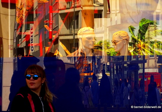 16-04-11-duesseldorf-schadowstrasse-spiegelung-018