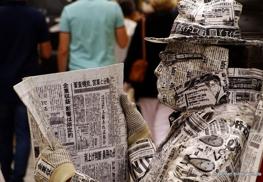 17-10-19-malaga-zeitungskuenstler-008