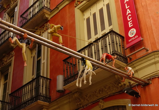 17-10-20-malaga-strassenkunst-seiltaenzer-009