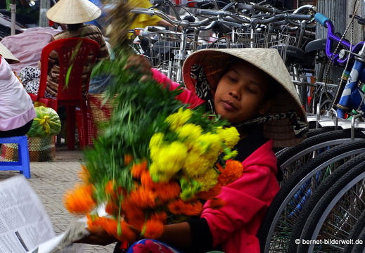 18-01-15-soctrang-blumenverkaueferin-004