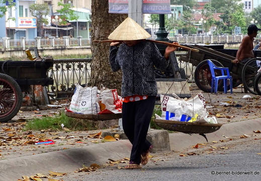 18-01-17-soctrang-lastentraegerin-