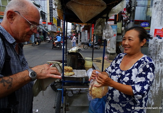 18-01-17-soctrang-waffelverkaeuferin-001