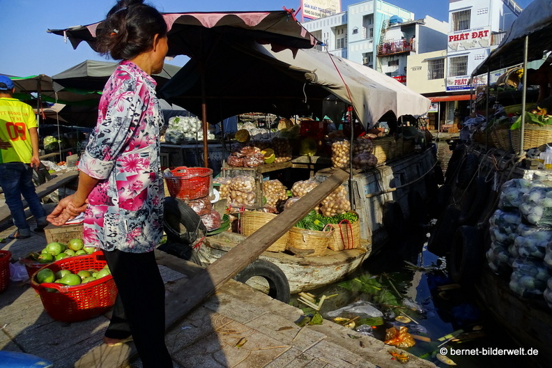 18-02-01-camau-markt am Sông Gành Hào-002.JPG