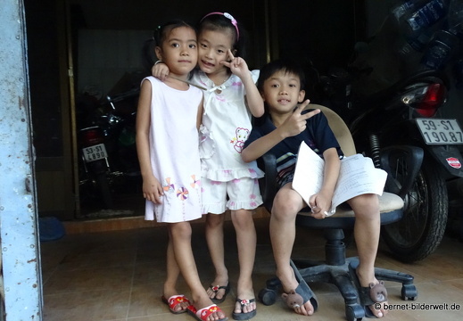 18-03-15-saigon-district2-umgebung manor-008