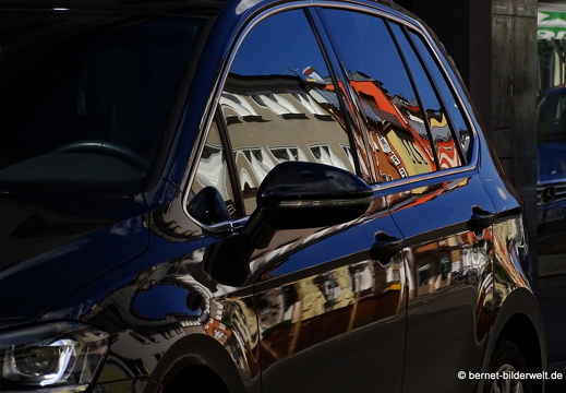18-06-03-wuerzburg-auto-spiegelung-