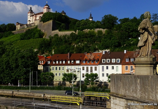 18-06-04-wuerzburg-alte mainbruecke-006